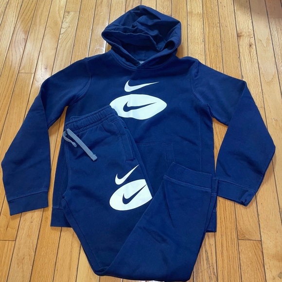 NIKE SWEATSUIT SZ M 10/12 - Picture 1 of 10